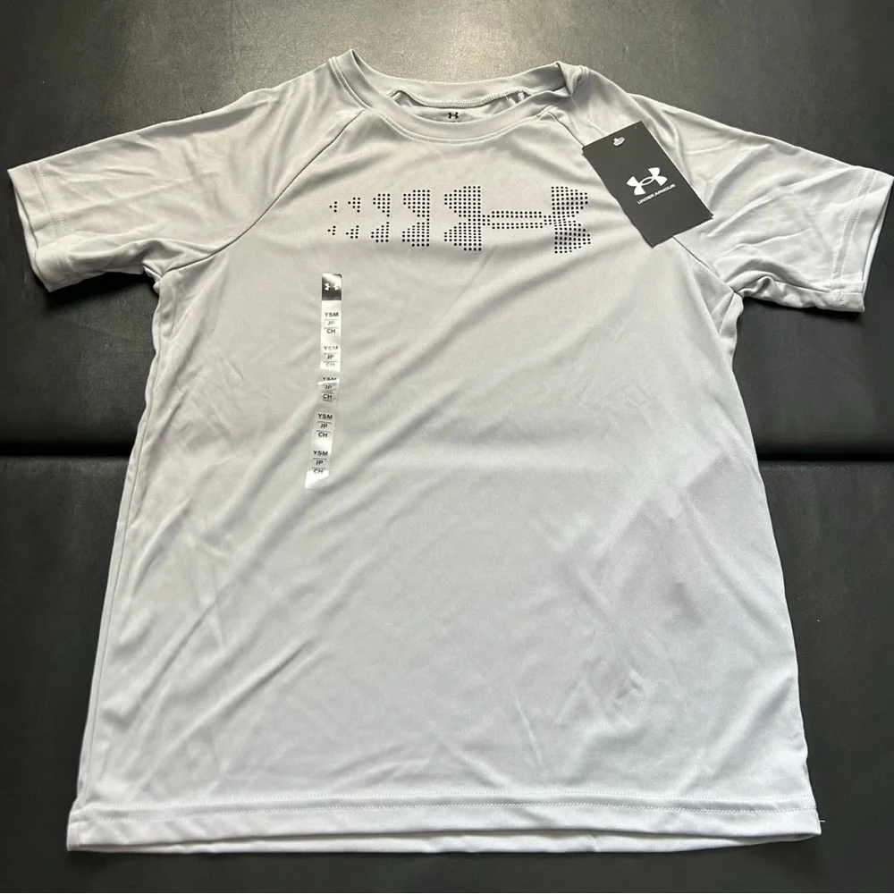 NWT Under Armour athletic set boys youth size small